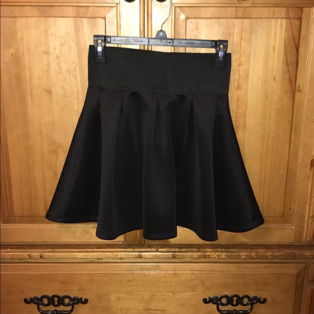 black skirt